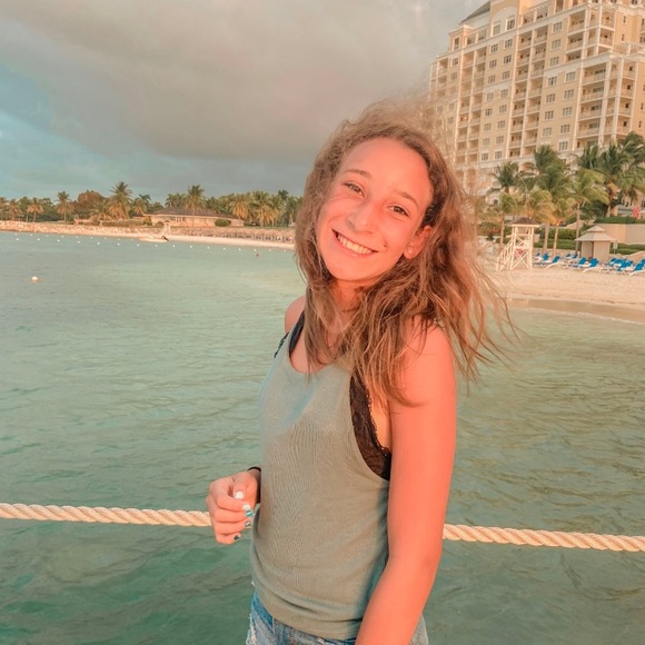 Meet your Posher, Tamara - Picture 1 of 1